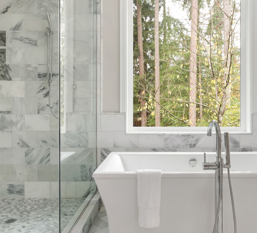 Marble floor set on the diagonal